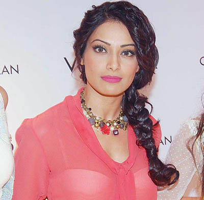 Bipasha Basu says she is not trying hard to impress Salman Khan